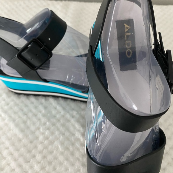 Aldo strap platform sandals. - Picture 4 of 4